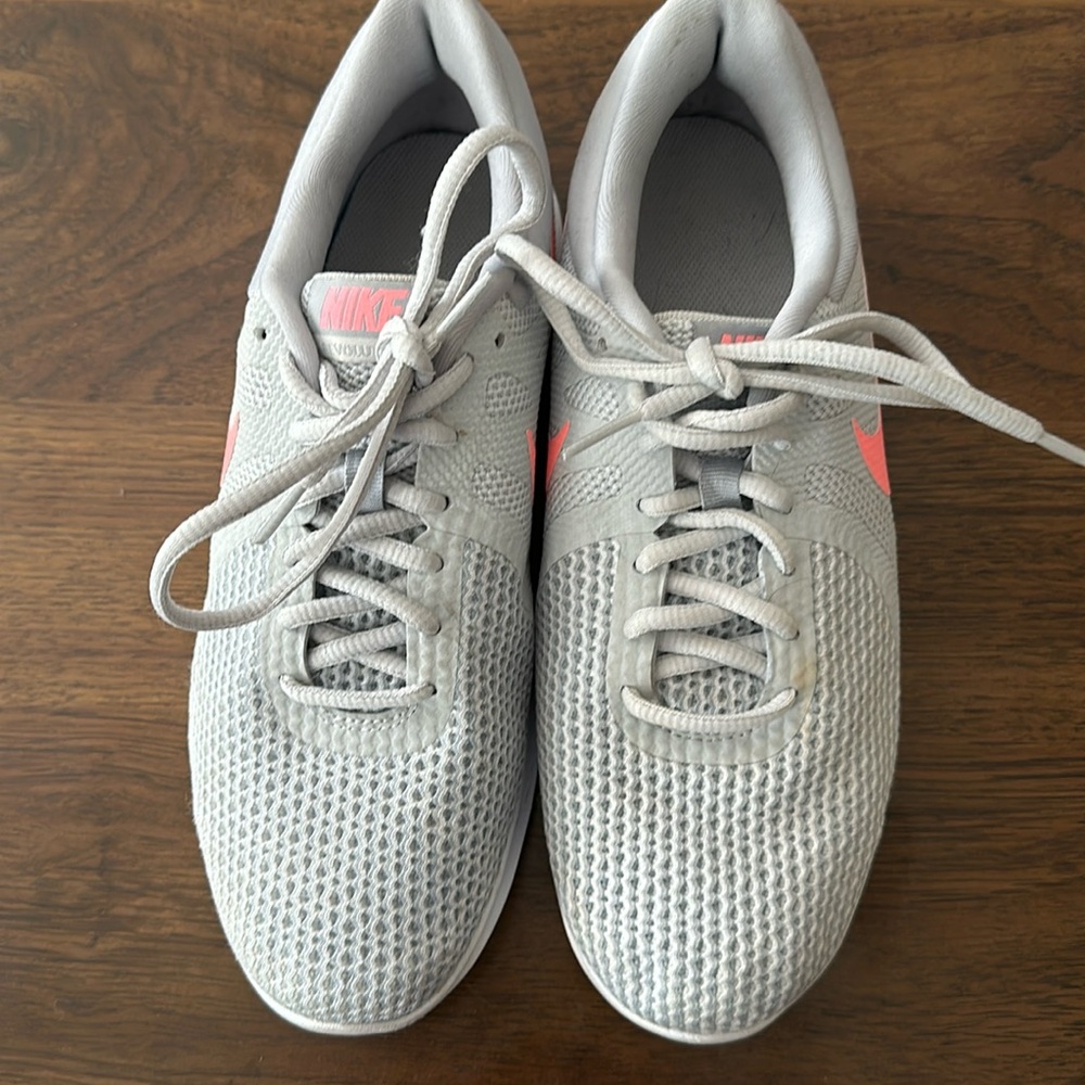 Nike Tennis Shoes